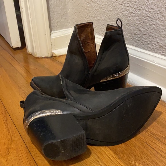 Jeffrey Campbell Cut-out Western Booties size 7 black - Picture 3 of 3